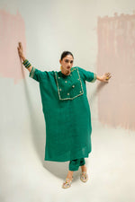 Longline Kaftan Kurta with Pants - Green | Prahnaaya