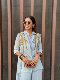 Waterfall shirt set with a cape blazer waistcoat(light blue) | Enech