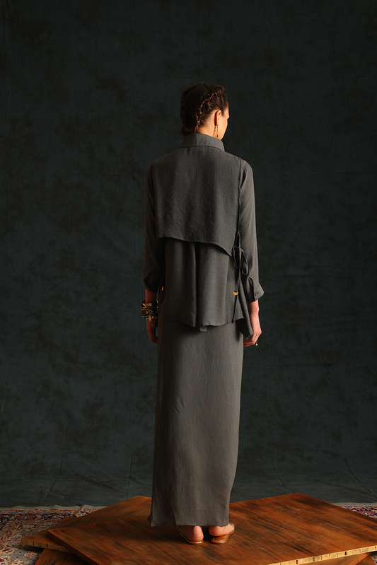Heart shirt set with a high-low waistcoat(Dark grey) | Enech