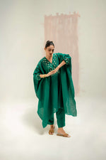 Moroccan Star Kaftan with Pants - Green | Prahnaaya