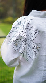WHITE BIG FLOWER B/W SHIRT | Linen Bloom
