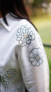 WHITE BIG FLOWER B/W SHIRT | Linen Bloom