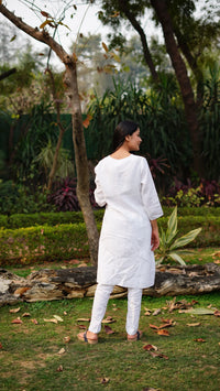 WHITE BIG FLORAL TUNIC | Linen Bloom