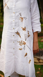 WHITE BIG FLORAL TUNIC | Linen Bloom