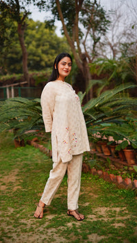 BEIGE STAR PRINT SHIRT | Linen Bloom