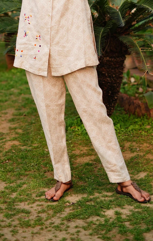BEIGE STAR PRINT PANTS | Linen Bloom