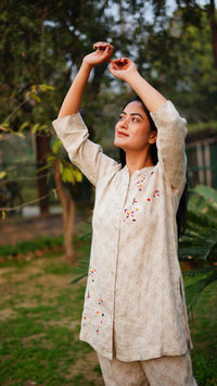 BEIGE STAR PRINT SHIRT | Linen Bloom