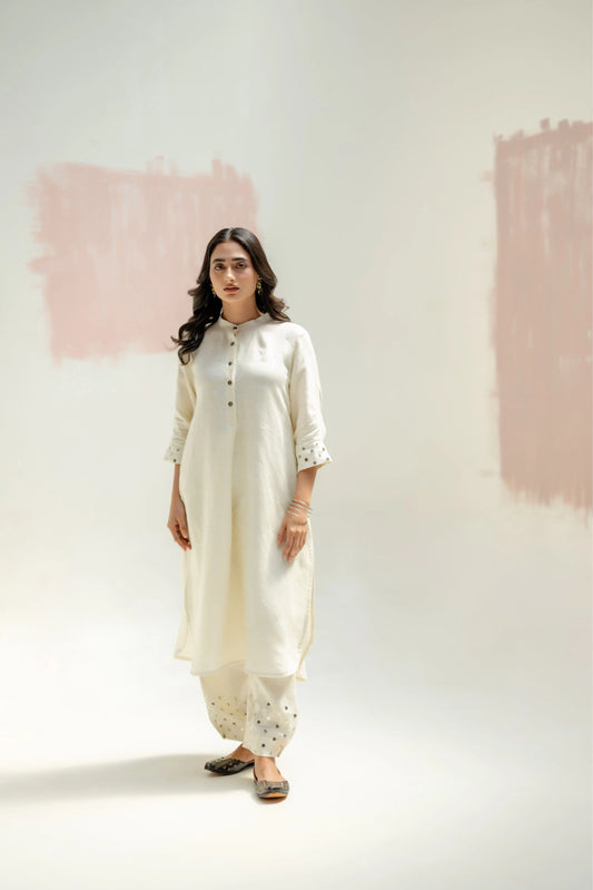 Mia Slim Kurta and Hand embroidered Pants - White | Prahnaaya