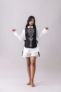 Raven Bib Set | Why Look West
